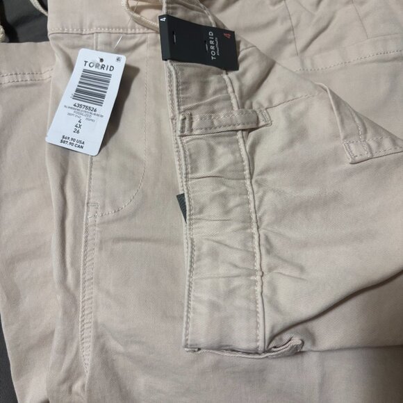 Torrid Size 26 (torrid size 4) Weekend Wide Leg Ankle Crop Pants Fossilized - Picture 2 of 3